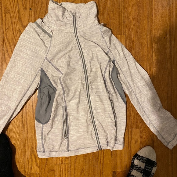 Lululemon lightweight running jacket - Picture 3 of 4
